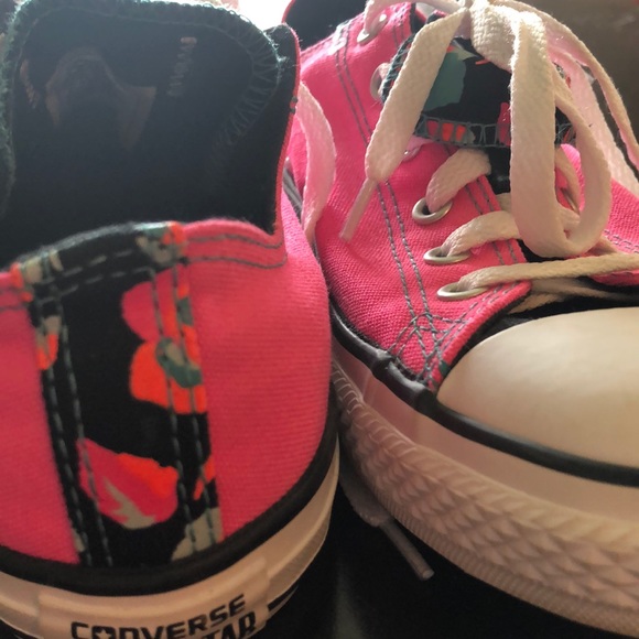 Pink and till two-tongued lowtop converse - Picture 3 of 6